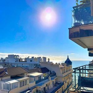 Property in Carre d'Or