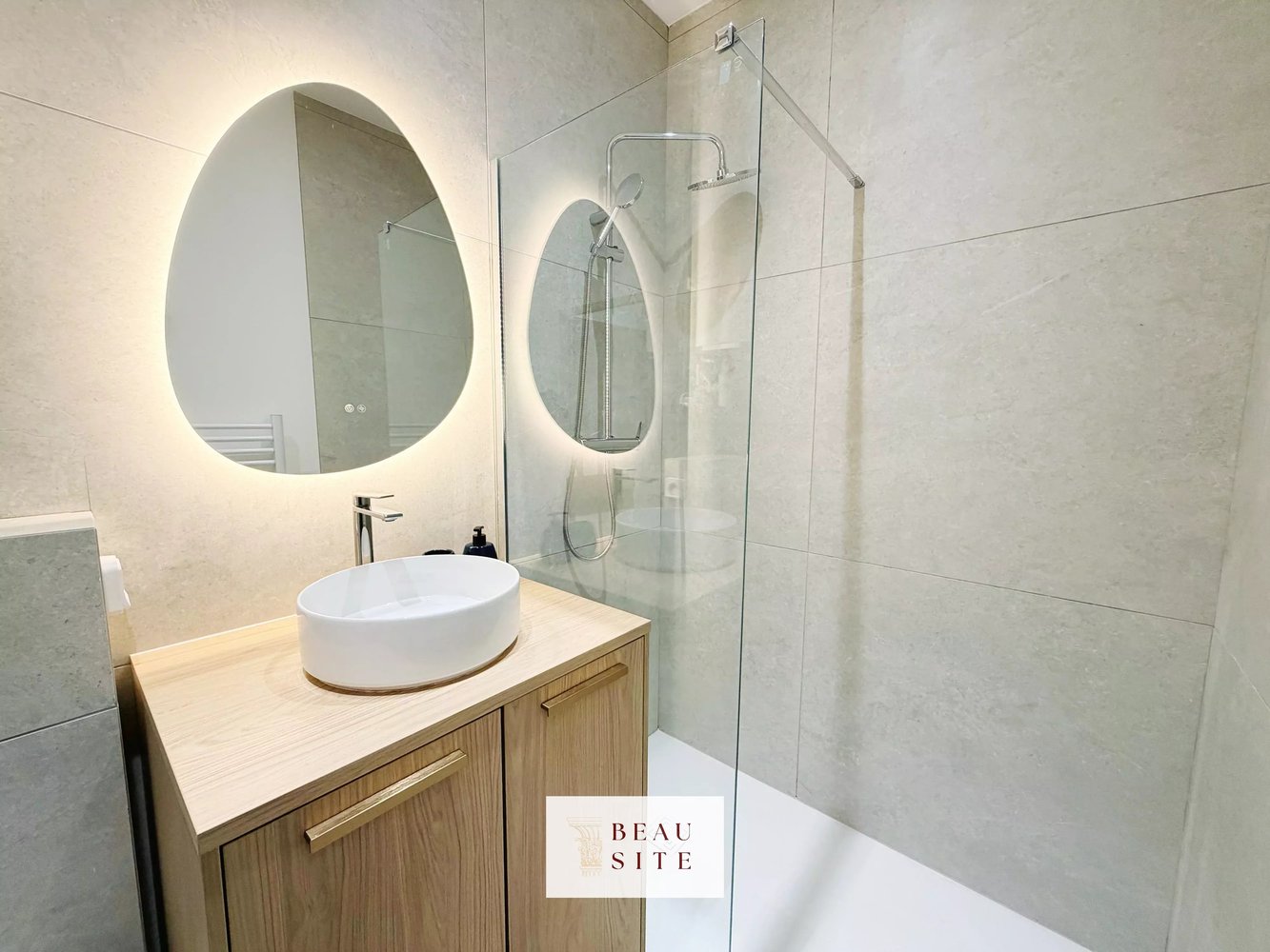 Property photo in Carre d'Or