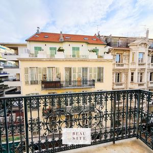 Property in Carre d'Or