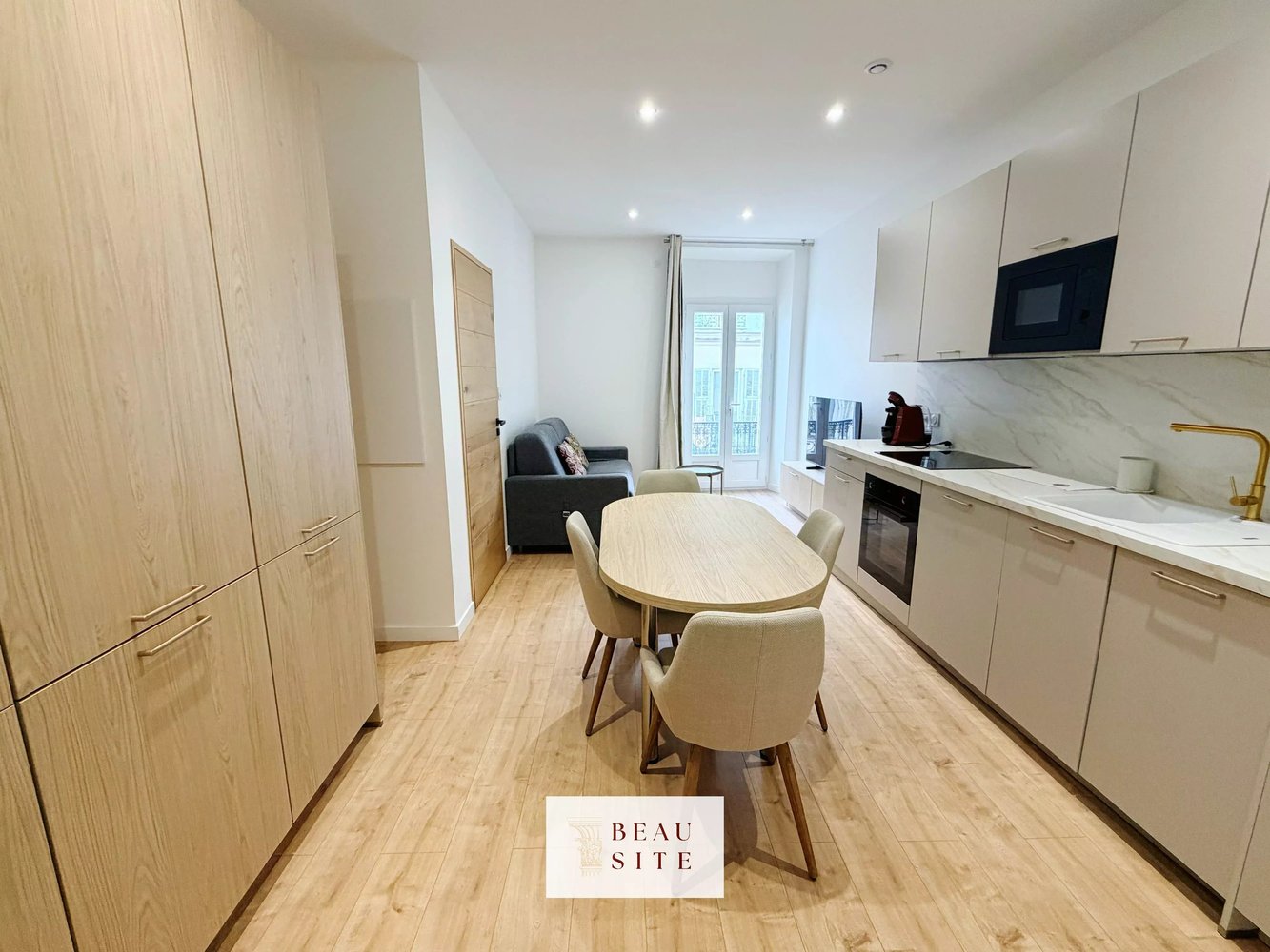 Property photo in Carre d'Or