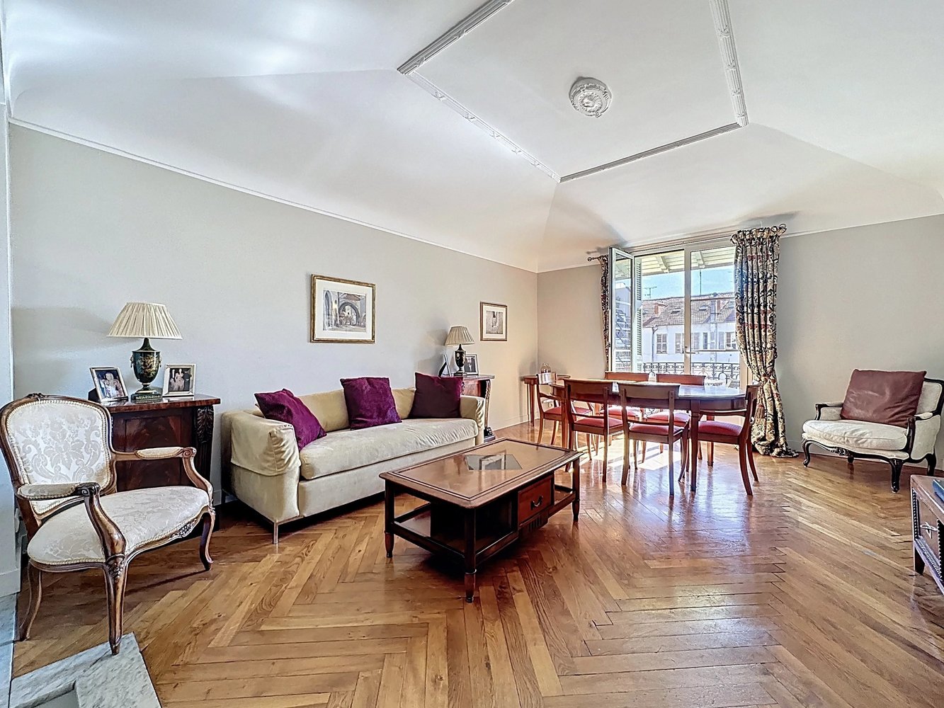 Property photo in Carre d'Or