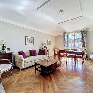 Property in Carre d'Or