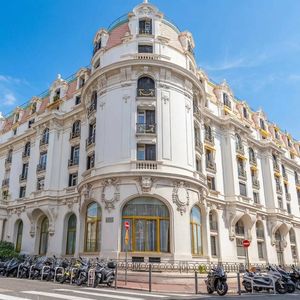 Property in Carre d'Or