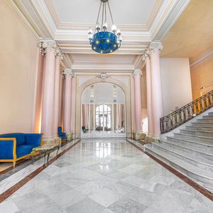 Property in Carre d'Or