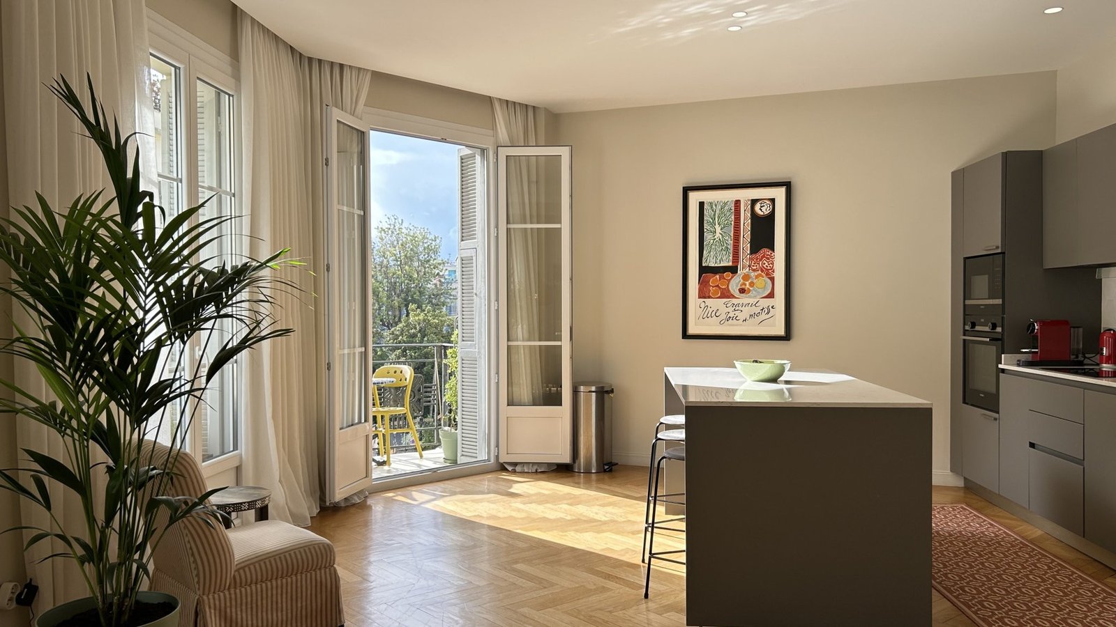 Property photo in Carre d'Or