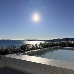 Property in Carre d'Or