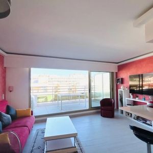 Property in Carre d'Or