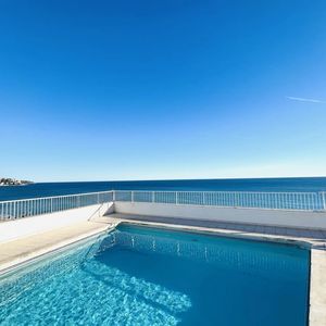 Property in Carre d'Or