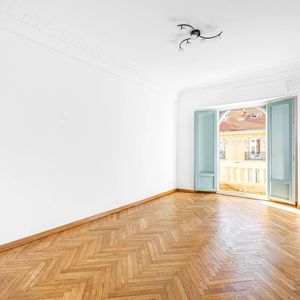 Property in Carre d'Or