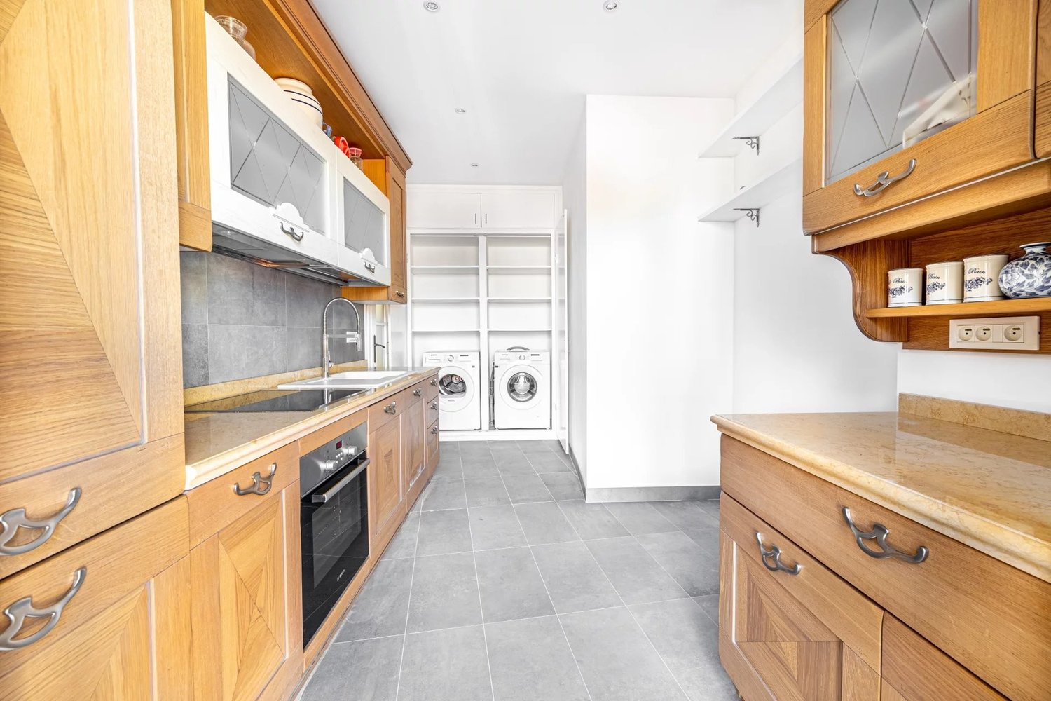 Property photo in Carre d'Or