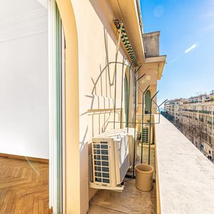 Property in Carre d'Or