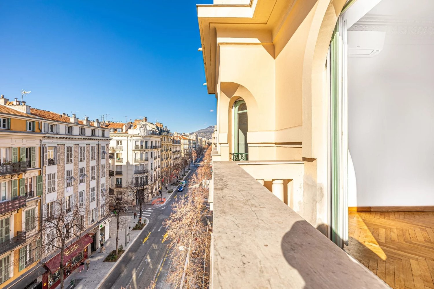 Property photo in Carre d'Or