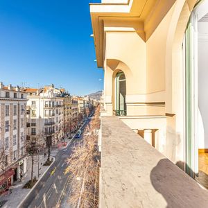 Property in Carre d'Or