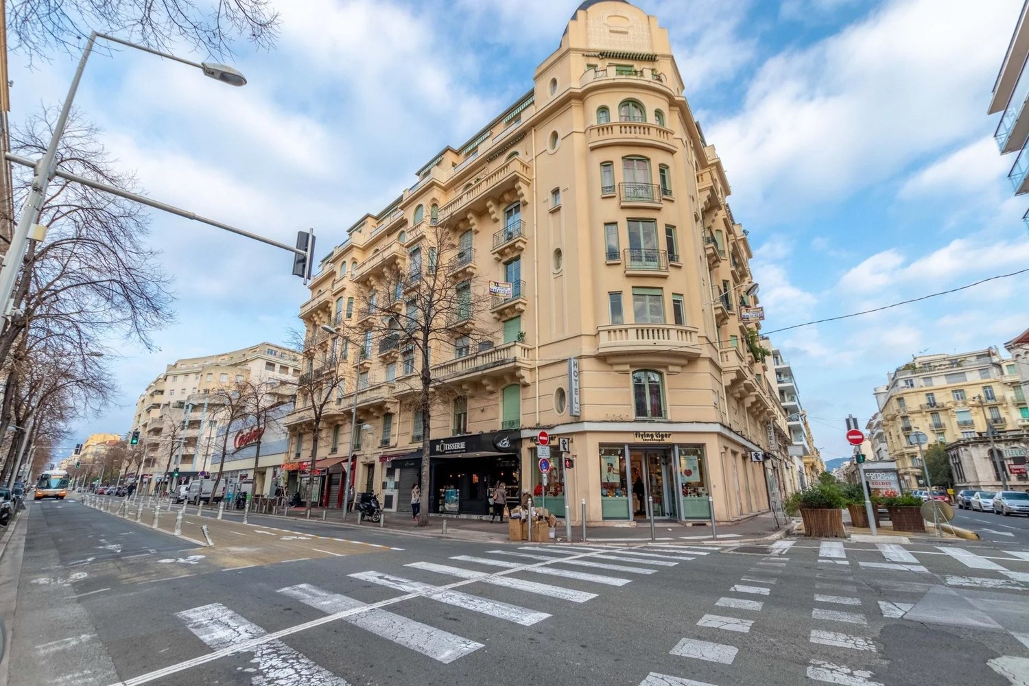 Property photo in Carre d'Or