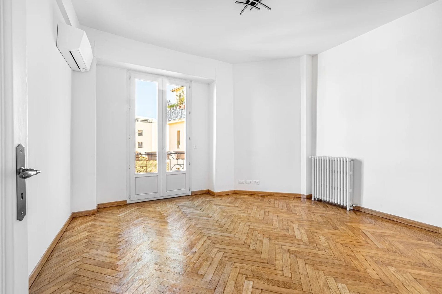 Property photo in Carre d'Or