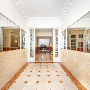 Property in Carre d'Or