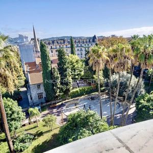 Property in Carre d'Or