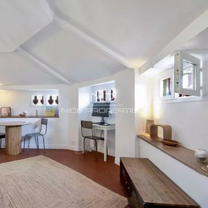 Property in Carre d'Or