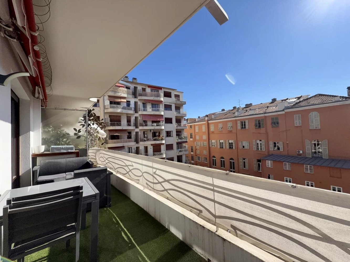 Property photo in Carre d'Or