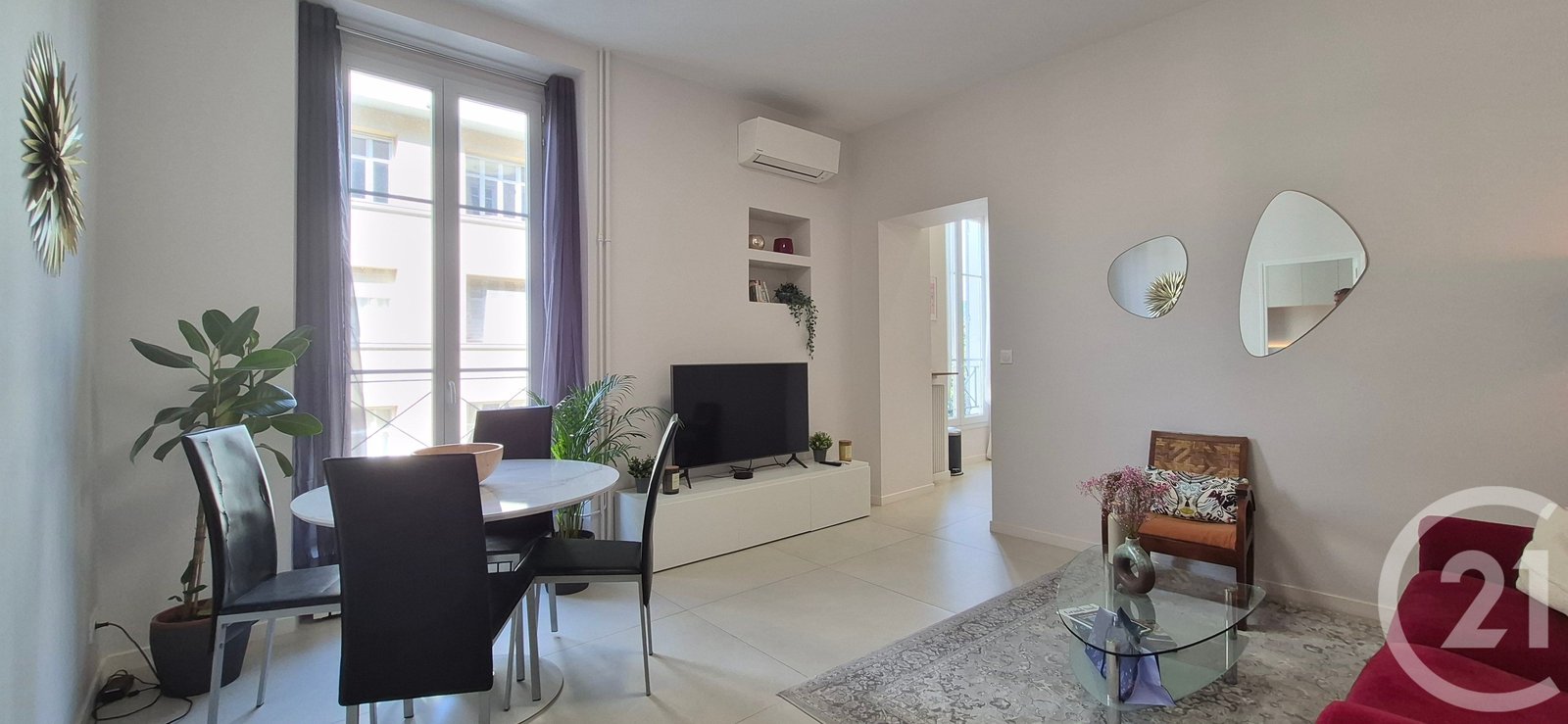 Property photo in Carre d'Or