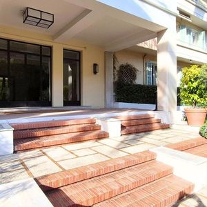 Property in Carre d'Or