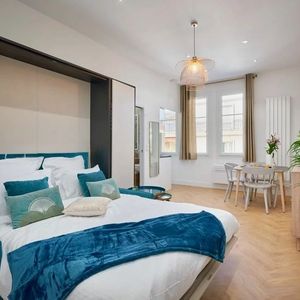 Property in Carre d'Or