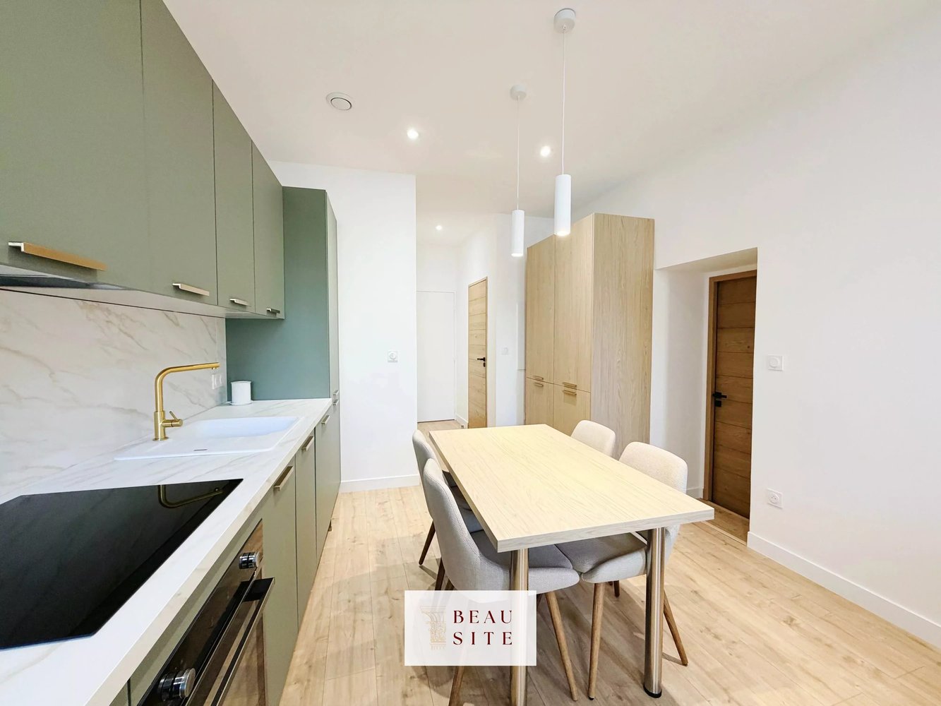 Property photo in Carre d'Or