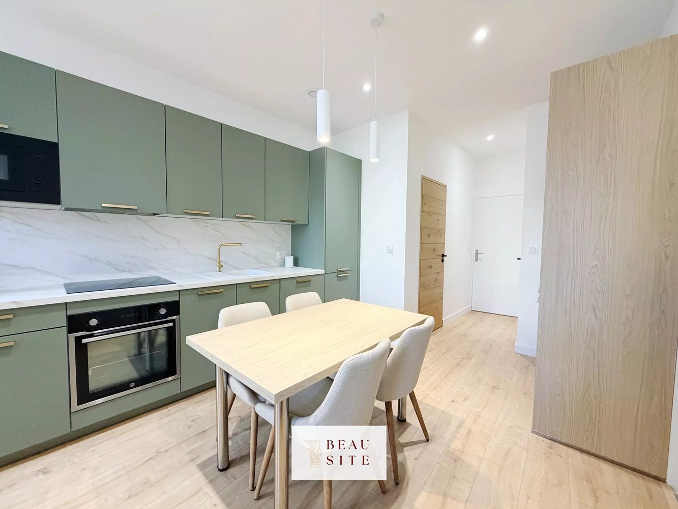 Property photo in Carre d'Or