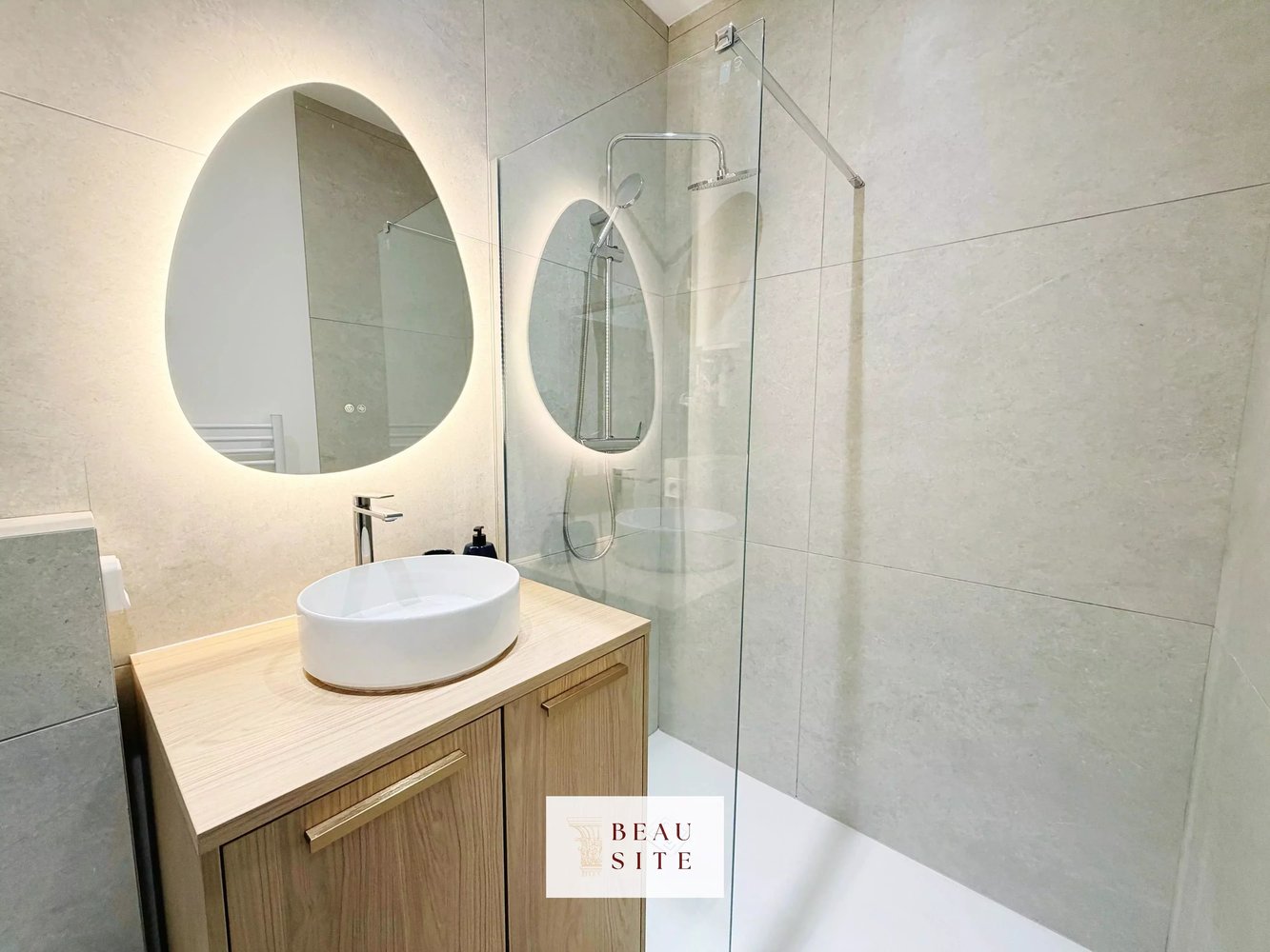 Property photo in Carre d'Or