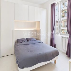 Property in Carre d'Or