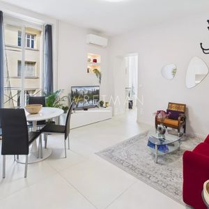 Property in Carre d'Or