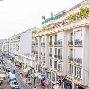 Property in Carre d'Or