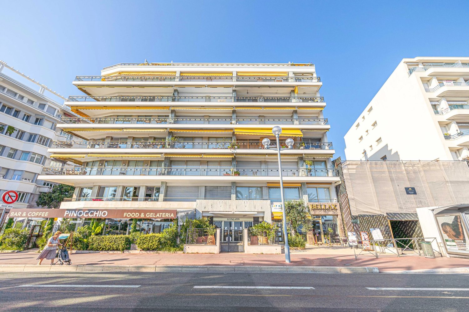 Property photo in Carre d'Or