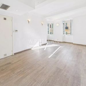 Property in Carre d'Argent