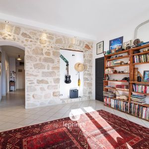 Property in Carre d'Argent