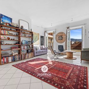 Property in Carre d'Argent