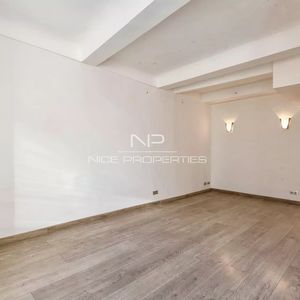 Property in Carre d'Argent