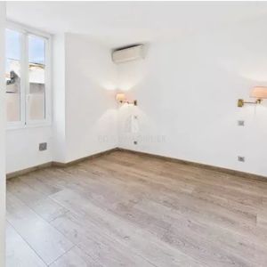 Property in Carre d'Argent