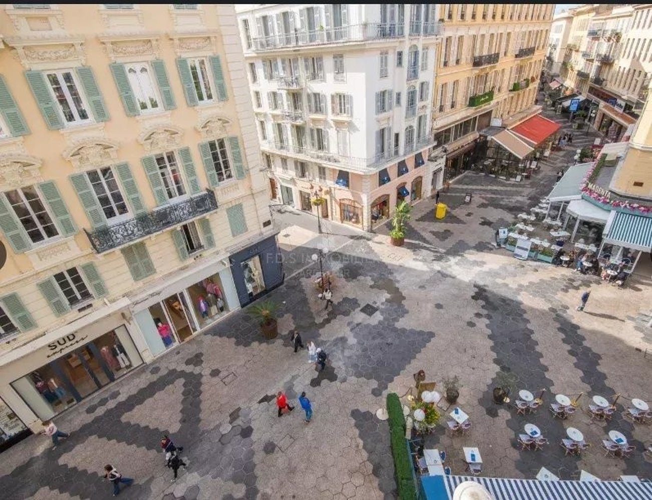 Property photo in Carre d'Argent