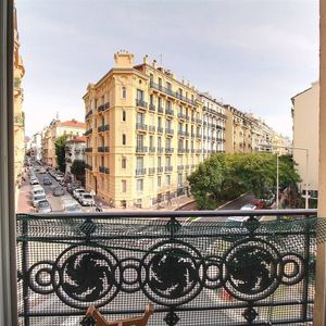 Property in Carre d'Or