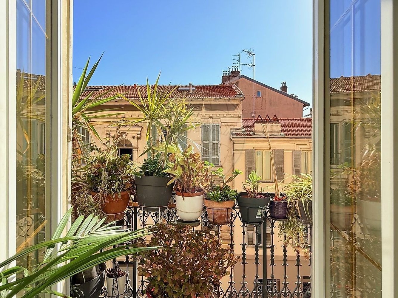 Property photo in Carre d'Or