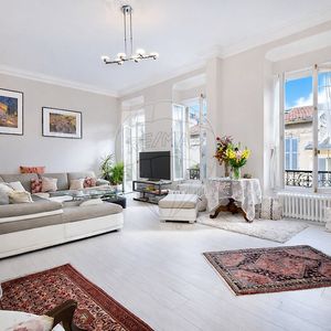 Property in Carre d'Or