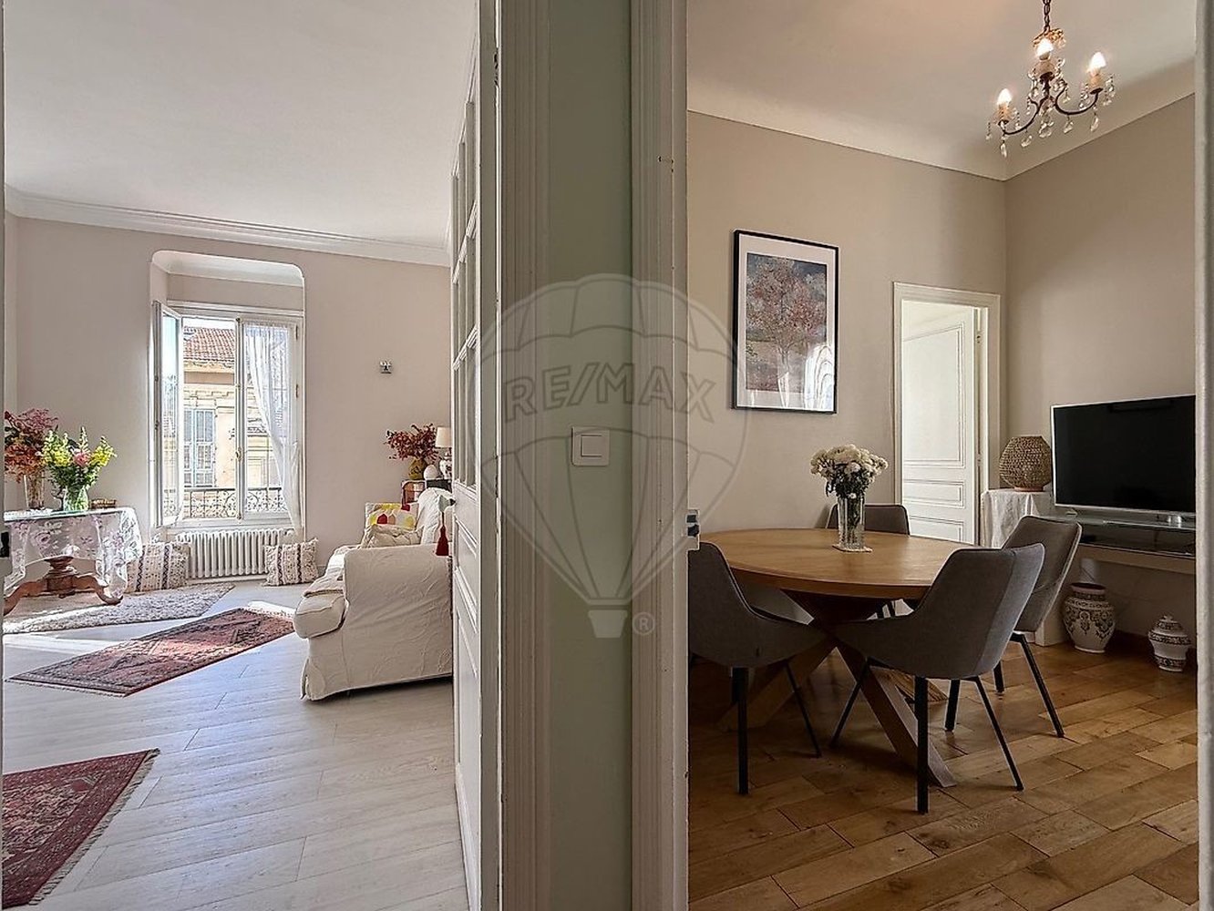 Property photo in Carre d'Or