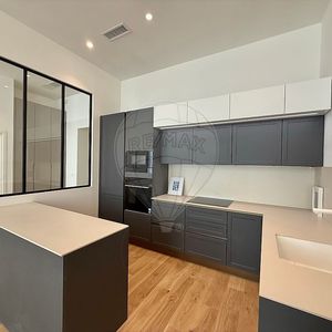 Property in Carre d'Or