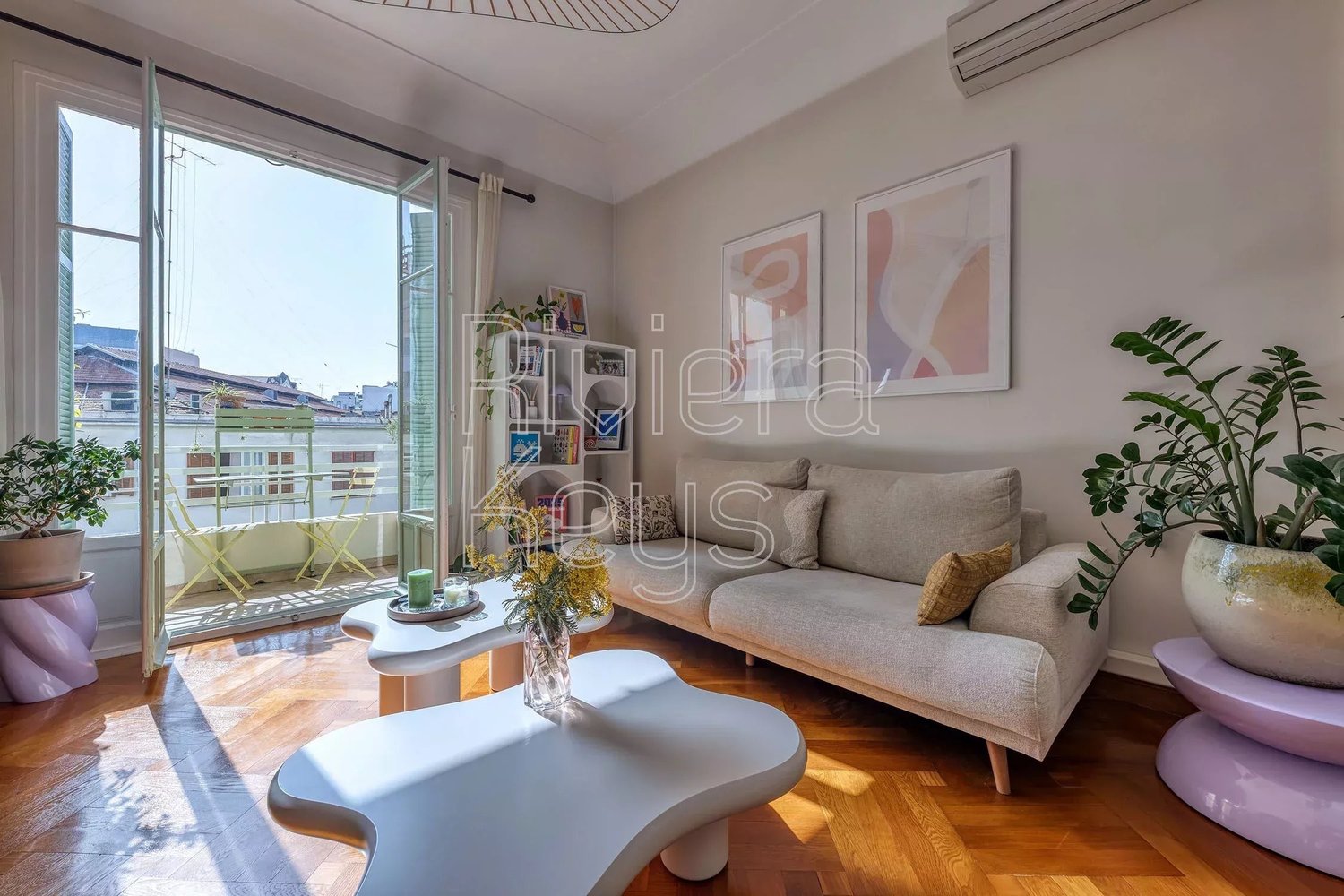 Property photo in Carre d'Or