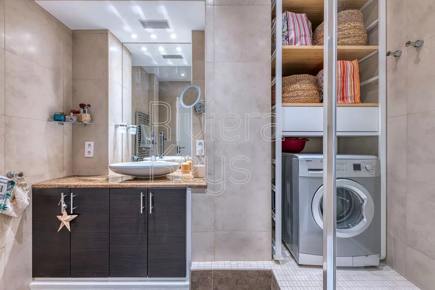 Property photo in Carre d'Or