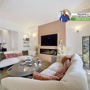 Property in Carre d'Or