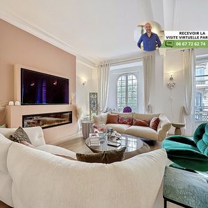 Property in Carre d'Or