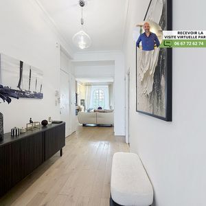 Property in Carre d'Or