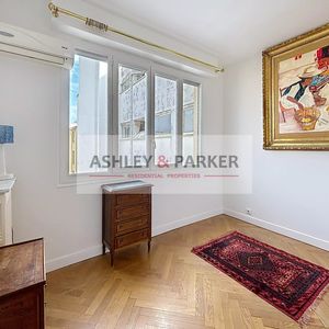 Property in Carre d'Or